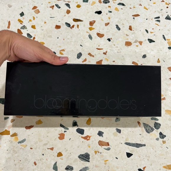 BLOOMINGDALES TIE - Picture 5 of 5